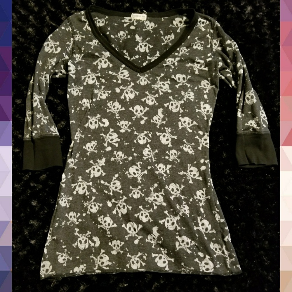 American rag 3/4 sleeve skull top